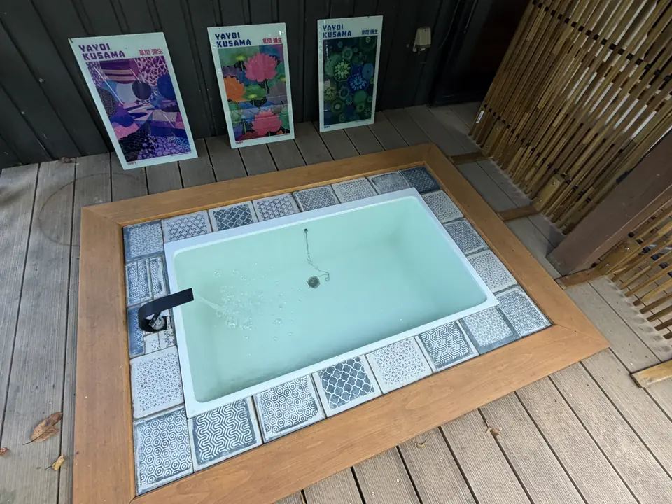 石造りの湯船